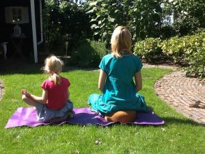 kinder mindfulness yoga
